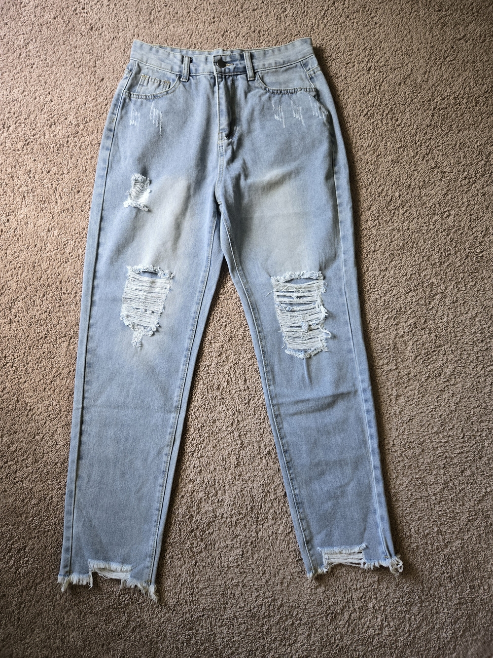 Distressed Light Wash High Rise Mom Jeans Size M